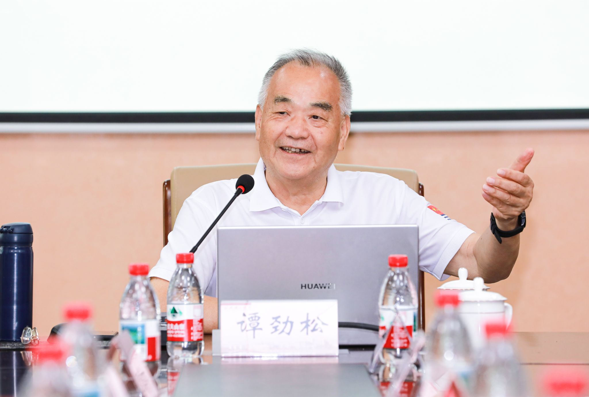 跳出“显绩”功利圈 回归“潜绩”育人心——谭劲松教授为我校思政工作者阐释正确政绩观